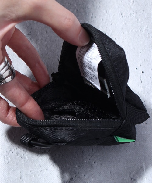 THE NORTH FACE（ザノースフェイス）の「【THE NORTH FACE/ザノースフェイス】MINI POUCH /ミニポーチ (カラビナ付)（ポーチ・メンズ・ブラック/ライトカーキ/ピンク/ライトベージュ・FREE）」の10枚目の写真