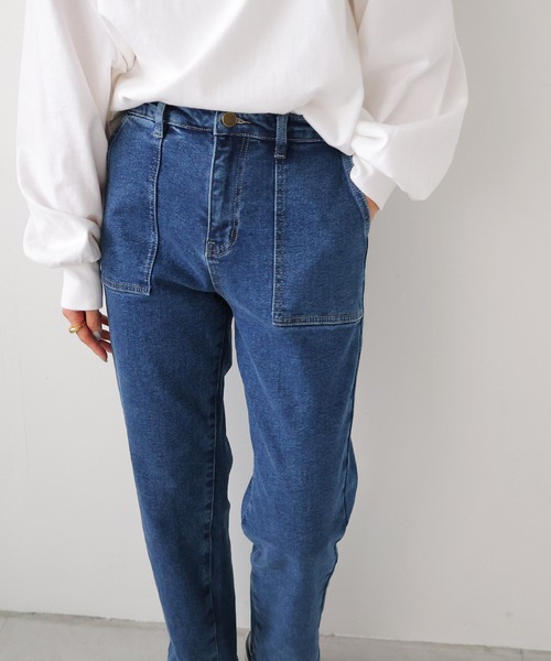 evernavy(エバーネイビー)の「ストレッチ裏微起毛ベイカーデニムパンツ(デニムパンツ・レディース・ブルー・M/L)」の2枚目の写真