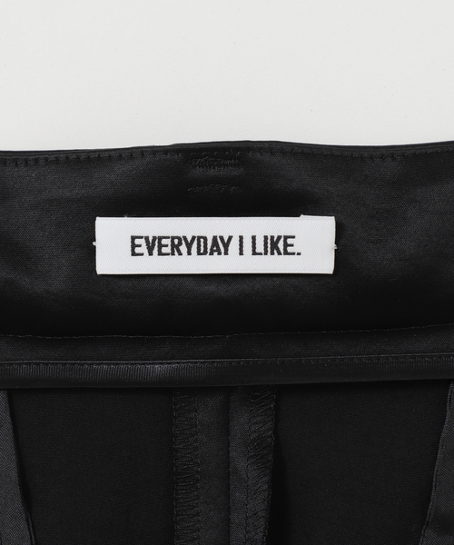 ミニマルサテンカーゴパンツ（カーゴパンツ）｜EVERYDAY I LIKE