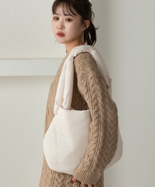Amiur（エミレ）の「random cable over knit / ランダムケーブルオーバーニット（ニット/セーター・レディース・グレー/アイボリー/ベージュ・FREE）」の6枚目の写真