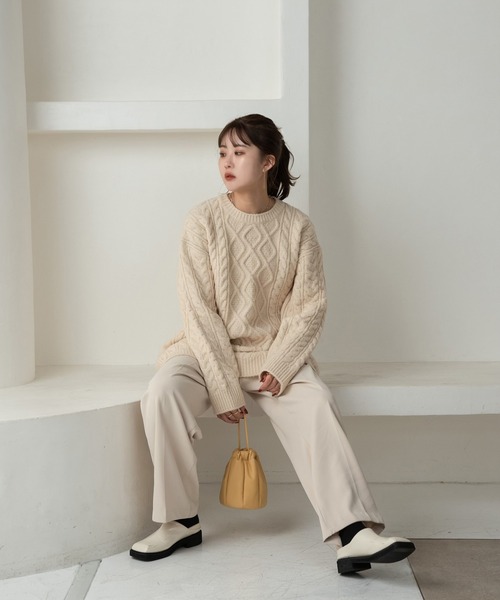 Amiur（エミレ）の「random cable over knit / ランダムケーブルオーバーニット（ニット/セーター・レディース・グレー/アイボリー/ベージュ・FREE）」の5枚目の写真