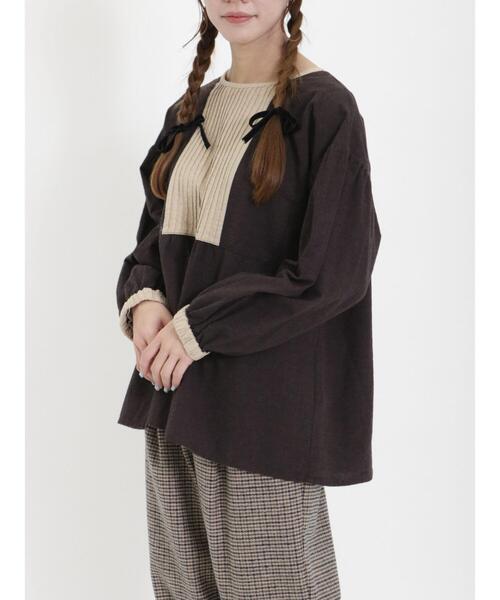 Samansa Mos2（サマンサ モスモス）の「配色ピンタッククルーネックブラウス（シャツ/ブラウス・レディース・ネイビー/ベージュ/キナリ/チャコールグレー・F）」の2枚目の写真