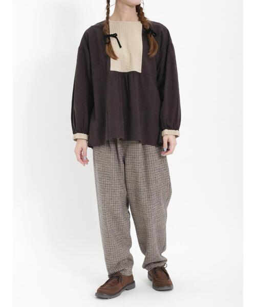 Samansa Mos2（サマンサ モスモス）の「配色ピンタッククルーネックブラウス（シャツ/ブラウス・レディース・ネイビー/ベージュ/キナリ/チャコールグレー・F）」の15枚目の写真