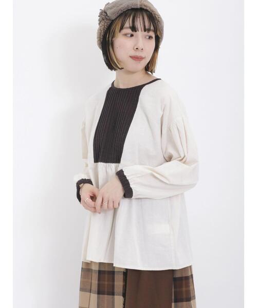 Samansa Mos2（サマンサ モスモス）の「配色ピンタッククルーネックブラウス（シャツ/ブラウス・レディース・ネイビー/ベージュ/キナリ/チャコールグレー・F）」の22枚目の写真