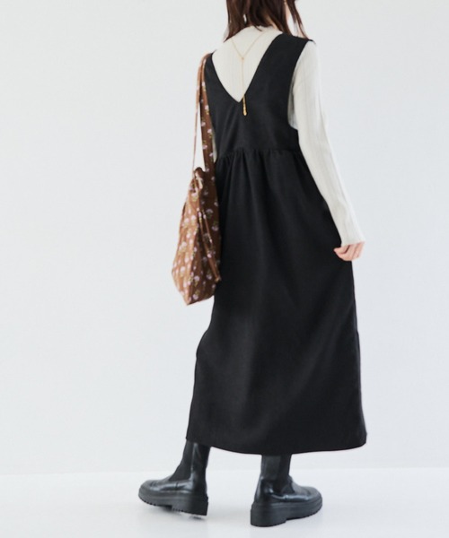 Crisp（クリスプ）の「Vネックジャンパースカート（ジャンパースカート・レディース・ブラック/オリーブ・FREE）」の6枚目の写真