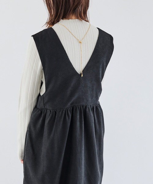 Crisp（クリスプ）の「Vネックジャンパースカート（ジャンパースカート・レディース・ブラック/オリーブ・FREE）」の9枚目の写真