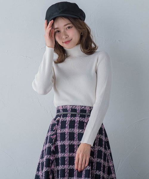 QUEENS COURT(クイーンズコート)の「ラメタートルリブニット≪手洗い可能≫(ニット/セーター・レディース・ブルー/イエロー/グレー/ブラック/ホワイト/ピンク・M)」の9枚目の写真