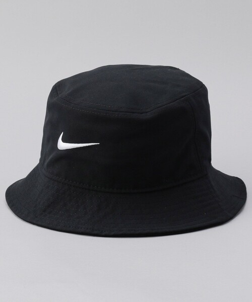 NIKE(ナイキ)の「NIKE/ナイキ ナイキ エイペックス スウォッシュ バケットハット(ハット・レディース・ベージュ/ブラック・SMALL)」の2枚目の写真