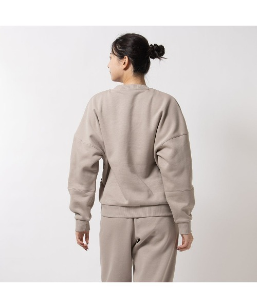Reebok(リーボック)の「ラックス オーバーサイズ クルーネック / LUX OVERSIZED CREW(スウェット・レディース・オフホワイト/ベージュ/ブラック・LARGE/MEDIUM/SMALL/XX-LARGE/X-LARGE/X-SMALL)」の6枚目の写真