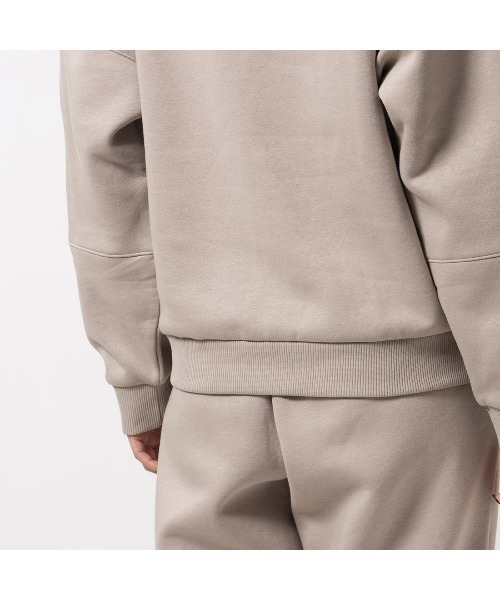 Reebok(リーボック)の「ラックス オーバーサイズ クルーネック / LUX OVERSIZED CREW(スウェット・レディース・オフホワイト/ベージュ/ブラック・LARGE/MEDIUM/SMALL/XX-LARGE/X-LARGE/X-SMALL)」の7枚目の写真