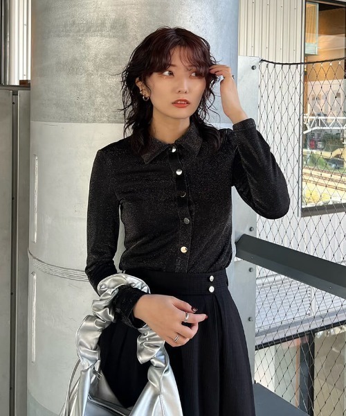 LVEU.（ラブユ.）の「【LVEU.】シルバーボタンベロアラメシャツ