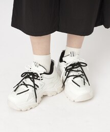 cs T&P（シーエスティーアンドピー）の「厚底ロゴ柄ダッドスニーカー（スニーカー）」