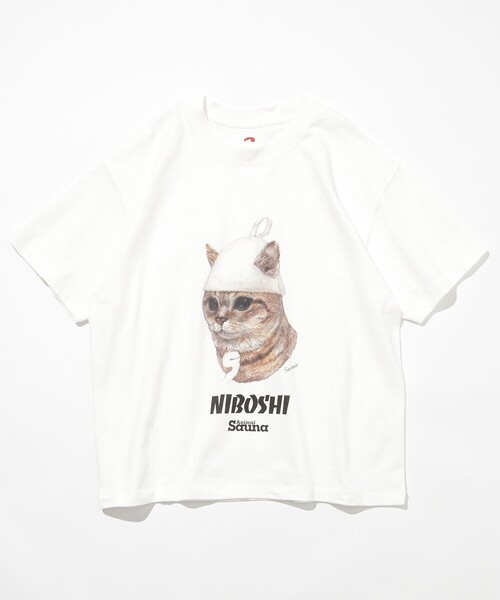 FREAK'S STORE(フリークスストア)の「SAUVENIR/サウベニア SAUVENIR×にぼしら/別注 SAUVENIR NIBOSHI ショートスリーブ フロントプリントTシャツ/にぼし(Tシャツ/カットソー・メンズ・グレー/ブラック/ホワイト・SMALL/MEDIUM/LARGE)」の2枚目の写真