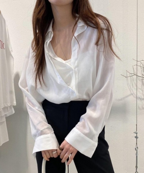 FREE STYLISTS(フリー スタイリスト)の「YUGA_YGMC シアー アシンメトリーデザイン シャツブラウス(シャツ/ブラウス・レディース・ホワイト/ライトブルー・FREE)」の1枚目の写真