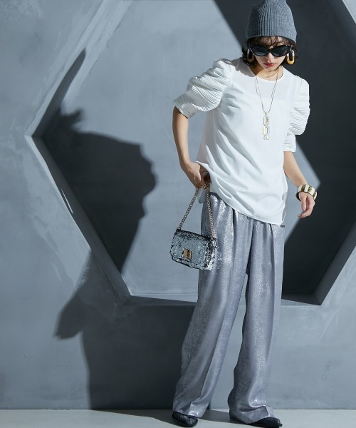 GEVS.（ジェイヴィス）の「＜大きいサイズ＞ ボリュームパフスリーブブラウス GEVS.（シャツ/ブラウス・レディース・ブラック/オフホワイト・LL/L/5L/4L/3L）」の3枚目の写真