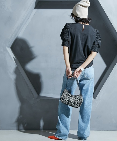 GEVS.（ジェイヴィス）の「＜大きいサイズ＞ ボリュームパフスリーブブラウス GEVS.（シャツ/ブラウス・レディース・ブラック/オフホワイト・LL/L/5L/4L/3L）」の18枚目の写真