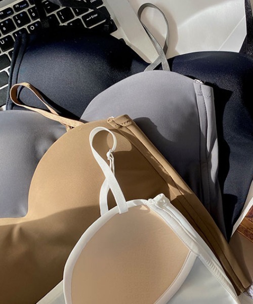 d.i.a/フェザーチャーム付セクシーキャミソール/専用♡ d.i.a/フェザーチャーム付セクシーキャミソール/専用♡