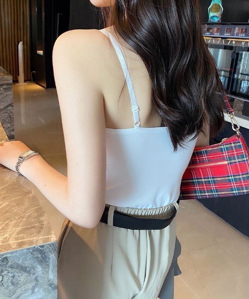 d.i.a/フェザーチャーム付セクシーキャミソール/専用♡ d.i.a/フェザーチャーム付セクシーキャミソール/専用♡