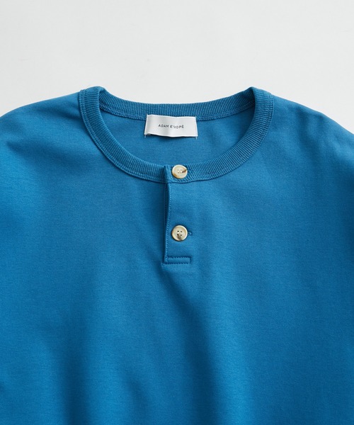 ADAM ET ROPE'（アダムエロペ）の「【WEB限定】ヘビーウェイト ヘンリーネック ロングスリーブ Tシャツ / ルーズシルエット / ロングシーズン着用可能 / ユニセックス（Tシャツ/カットソー・メンズ・マスタード/ブラック/ブルー系その他4・L/M）」の5枚目の写真