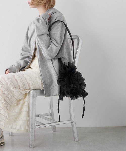 THEATRE PRODUCTS(シアタープロダクツ)の「【WEB限定】【THEATRE PRODUCTS/シアタープロダクツ】オーガンジーフリルショルダーM(ショルダーバッグ・レディース・アイボリー/ブラック・FREE)」の17枚目の写真