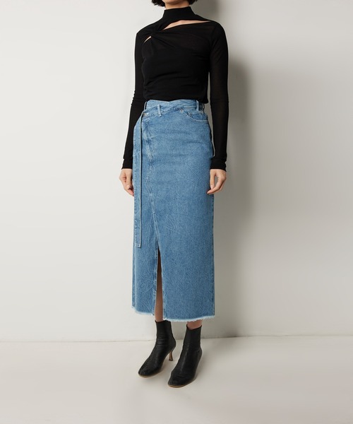 LE CIEL BLEU(ルシェルブルー)の「アシンメトリックフロントスリットトップ / Asymmetric Front Slit TOP(Tシャツ/カットソー・レディース・グレー/ブラック・38/36)」の6枚目の写真