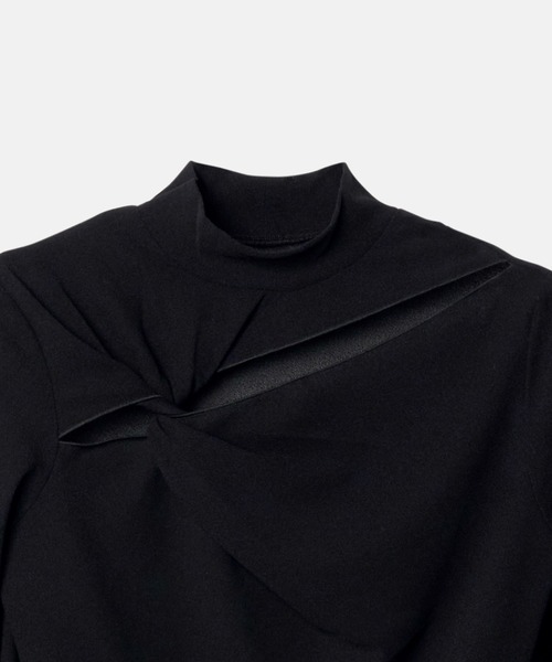 LE CIEL BLEU(ルシェルブルー)の「アシンメトリックフロントスリットトップ / Asymmetric Front Slit TOP(Tシャツ/カットソー・レディース・グレー/ブラック・38/36)」の8枚目の写真