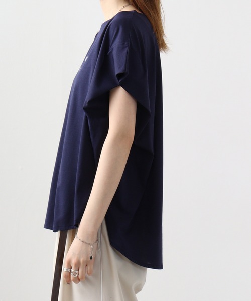 BRODIAEA(ブローディア)の「BRODIAEA 袖タックロゴT(Tシャツ/カットソー・レディース・イエロー/コーラル/ネイビー/グリーン・40)」の14枚目の写真