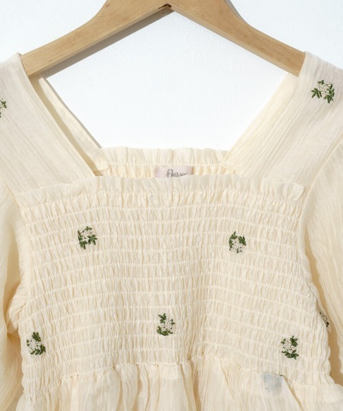 flower（フラワー）の「タイニーブーケブラウス（シャツ/ブラウス・レディース・ブルー/アイボリー・FREE）」の6枚目の写真