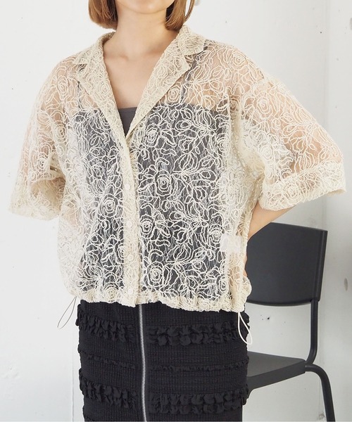 tiptop（ティップトップ）の「【選べる2タイプ】裾ドロスト開襟シアーシャツ（シャツ/ブラウス・レディース・ブラック系その他/ブルー/オフホワイト/ホワイト系その他/グレー系その他・FREE）」の2枚目の写真