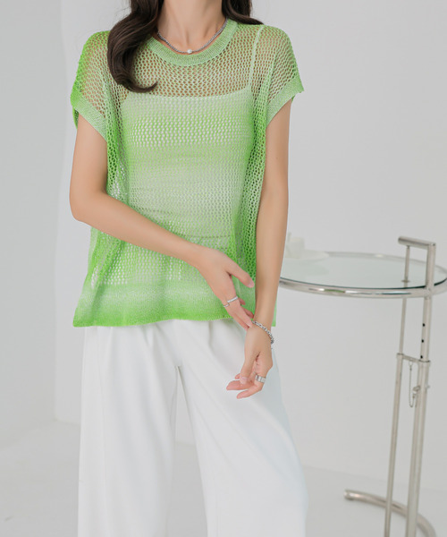 BANNER SELECT(バナーセレクト)の「グラデーション透かし編みニット(Tシャツ/カットソー・レディース・ブラック/グリーン/ネイビー/パープル/ブルー・FREE)」の3枚目の写真