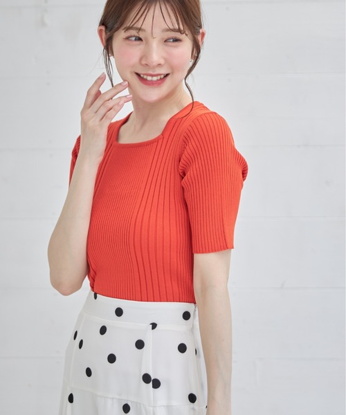 tocco closet(トッコ クローゼット)の「スクエアネックランダムリブニットプルオーバー(Tシャツ/カットソー・レディース・ライトブルー/ブラック/オフホワイト/ミント/オレンジ/イエロー/ピンク・M)」の1枚目の写真
