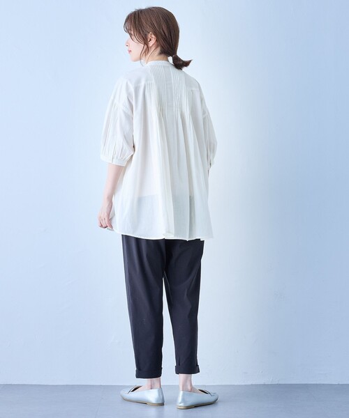 ANY（エニィ）の「ピンタックブラウス（シャツ/ブラウス・レディース・アイボリー系/ブラック系/グリーン系/ライトグレー系・F）」の8枚目の写真