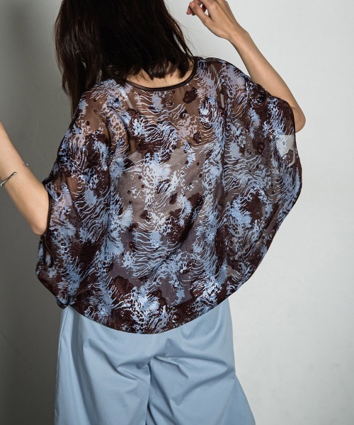 MAYSON GREY(メイソングレイ)の「ニュアンス柄ドルマンブラウス≪手洗い可能≫(シャツ/ブラウス・レディース・ブラウン系その他/グリーン系その他・M)」の5枚目の写真