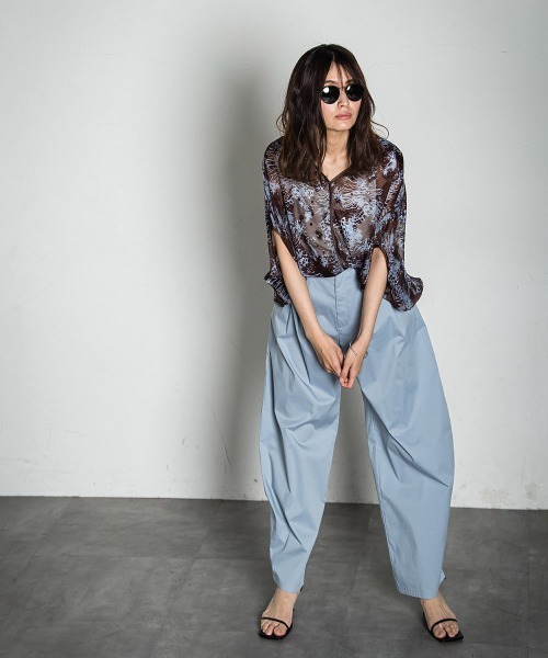 MAYSON GREY(メイソングレイ)の「ニュアンス柄ドルマンブラウス≪手洗い可能≫(シャツ/ブラウス・レディース・ブラウン系その他/グリーン系その他・M)」の6枚目の写真
