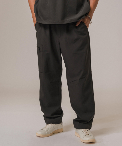 EDIFICE(エディフィス)の「テックエアー ウーブン ジョグパンツ(その他パンツ・メンズ・チャコールグレー/ブラック・SMALL/MEDIUM/LARGE)」の2枚目の写真