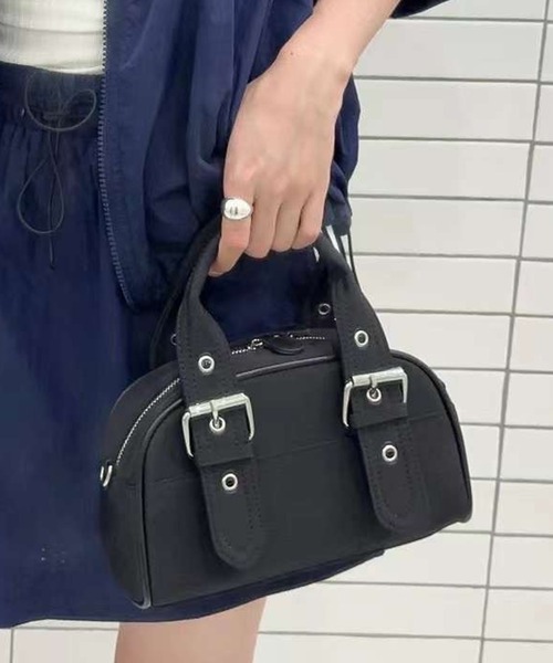 LYEON(リヨン)の「ショルダー付きベルトデザインボストンバッグ(ボストンバッグ・レディース・ブルー/オフホワイト/グレー/ブラック・FREE)」の2枚目の写真