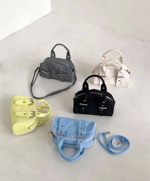 LYEON(リヨン)の「ショルダー付きベルトデザインボストンバッグ(ボストンバッグ・レディース・ブルー/オフホワイト/グレー/ブラック・FREE)」の11枚目の写真