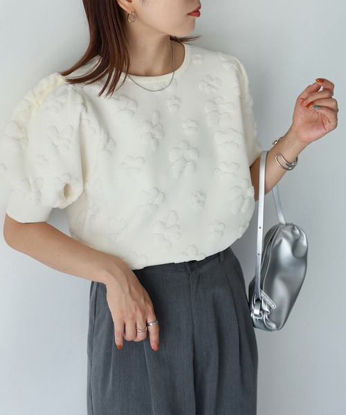 Riberry（リベリー）の「パフスリーブフラワージャガード半袖ニット（ニット/セーター・レディース・オフホワイト/ブラック・FREE）」の13枚目の写真