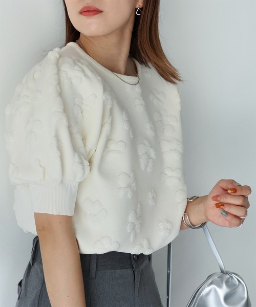Riberry（リベリー）の「パフスリーブフラワージャガード半袖ニット（ニット/セーター・レディース・オフホワイト/ブラック・FREE）」の14枚目の写真