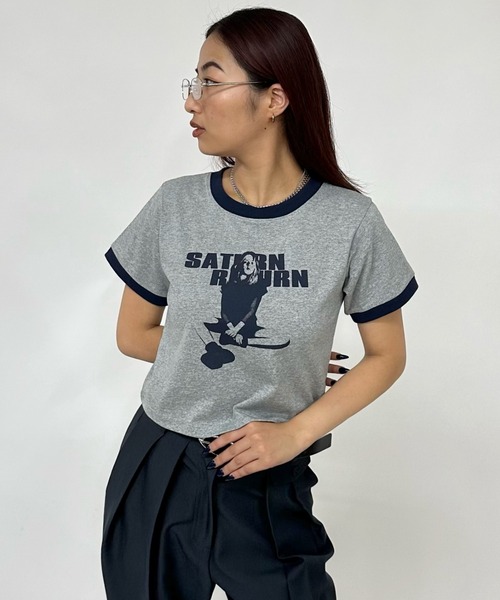 WHO'S WHO gallery（フーズフーギャラリー）の「＊２サイズ展開＊シャーロットリンガートップス（Tシャツ/カットソー・レディース・レッド/ホワイト系その他/レッド系その他/マスタード/ブルー系その他/サックスブルー/グレー系その他/イエロー系その他/オフホワイト/グレー/グレー系その他2/ホワイト系その他2/ブルー系その他5/ブラウン/ベージュ系その他/ブラウン系その他/ベージュ・SMALL/X-LARGE）」の5枚目の写真