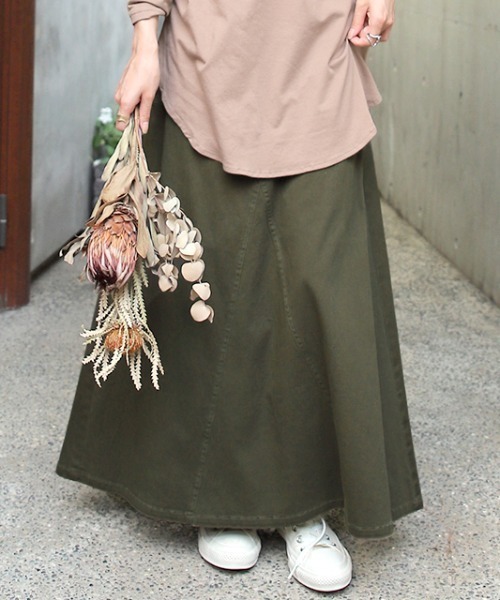 HUG.U（ハグユー）の「ロングマキシスカート（スカート・レディース・ベージュ/ネイビー/ライトオリーブ/ブラック/カーキ/アイボリー/アッシュグレー・M/L/XL/XXL）」の22枚目の写真