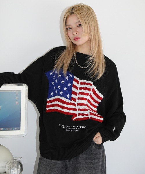 MSG（エムエスジー）の「U.S. POLO ASSN. /ユーエスポロアッスン/別注 オーバーサイズ天竺グラフィックフラッグクルーネックニット（ニット/セーター・メンズ・グレー/ブラック/オフホワイト・L/M/S/XL）」の4枚目の写真