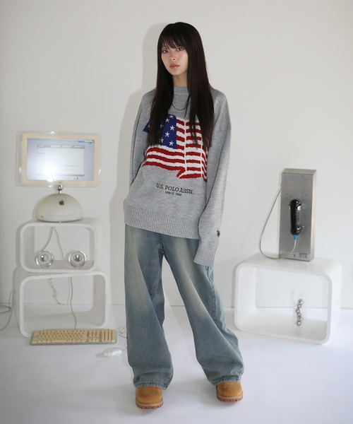 MSG（エムエスジー）の「U.S. POLO ASSN. /ユーエスポロアッスン/別注 オーバーサイズ天竺グラフィックフラッグクルーネックニット（ニット/セーター・メンズ・グレー/ブラック/オフホワイト・L/M/S/XL）」の16枚目の写真