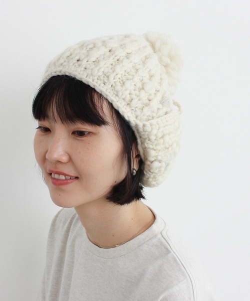 l'atelier du savon（アトリエドサボン）の「ネパールハンドニット　雪のような耳あったか帽子（ニットキャップ/ビーニー・レディース・チャコールグレー/オフホワイト・FREE）」の8枚目の写真