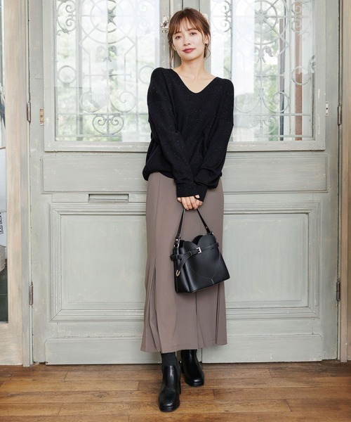 mysty woman(ミスティウーマン)の「ラメVネックニットプルオーバー 151999(ニット/セーター・レディース・ライトグレー/グリーン/ブラック/オフホワイト/ライトグリーン/パープル/ブラウン/アイボリー・FREE)」の9枚目の写真