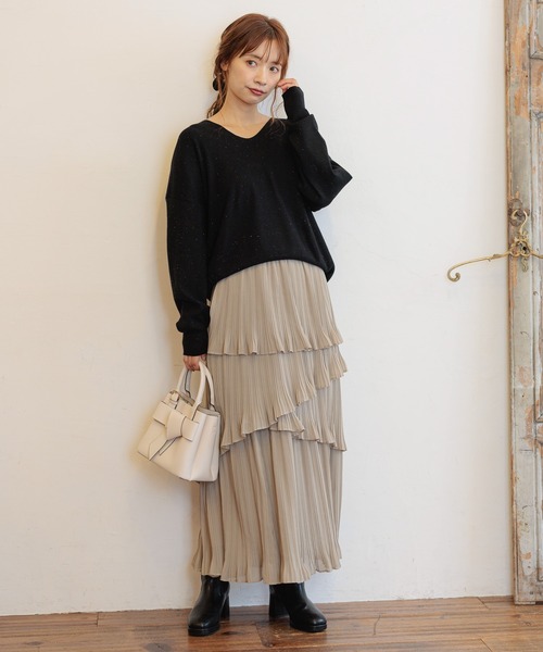 mysty woman(ミスティウーマン)の「ラメVネックニットプルオーバー 151999(ニット/セーター・レディース・ライトグレー/グリーン/ブラック/オフホワイト/ライトグリーン/パープル/ブラウン/アイボリー・FREE)」の16枚目の写真