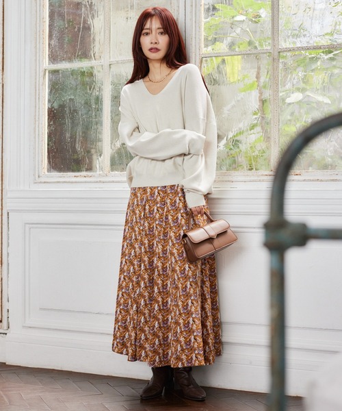 mysty woman(ミスティウーマン)の「ラメVネックニットプルオーバー 151999(ニット/セーター・レディース・ライトグレー/グリーン/ブラック/オフホワイト/ライトグリーン/パープル/ブラウン/アイボリー・FREE)」の12枚目の写真