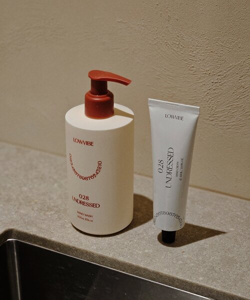 BIRTHDAY BAR(バースデイバー)の「【LOWVIBE ロウバイブ】HAND CARE SET(ハンドケア/ハンドクリーム・レディース・ボルドー・0)」の2枚目の写真