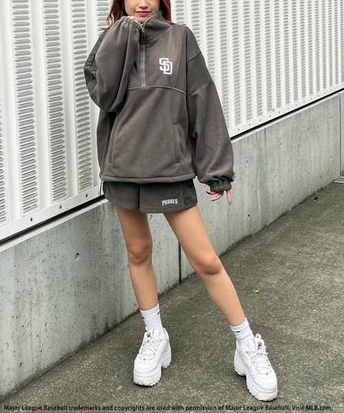 BACK TO THE FIELD(バック トゥー ザ フィールド)の「【MLB】ハーフZIPフリースコンビセットアップ(ワンピース・レディース・グレー系/オフホワイト/グリーン・FREE)」の16枚目の写真