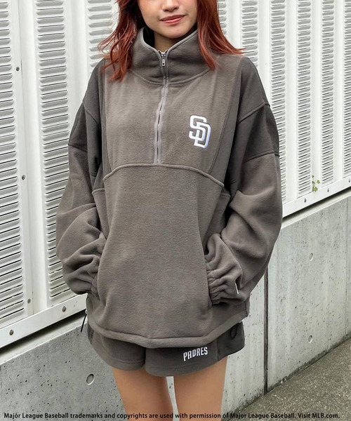BACK TO THE FIELD(バック トゥー ザ フィールド)の「【MLB】ハーフZIPフリースコンビセットアップ(ワンピース・レディース・グレー系/オフホワイト/グリーン・FREE)」の17枚目の写真